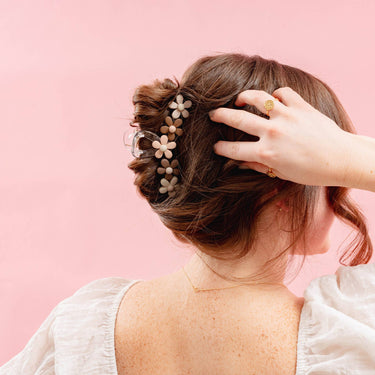 Daisy Claw Clip (Various Colors)
