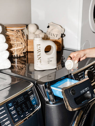Fresh Linen High Performing Laundry Detergent by L'AVANT
