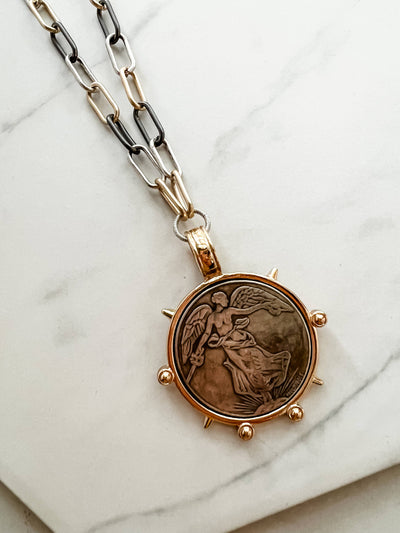 Artifact Necklace: Morgan