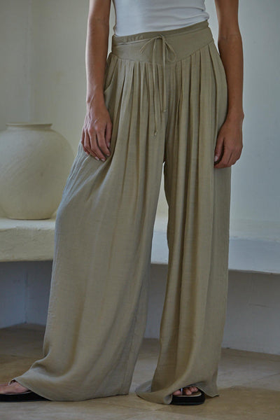 Evelyn Pleated Wide Leg Pants