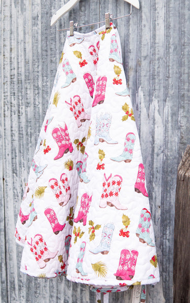 Daisy Boots Holly Pastel Quilted Tree Skirt