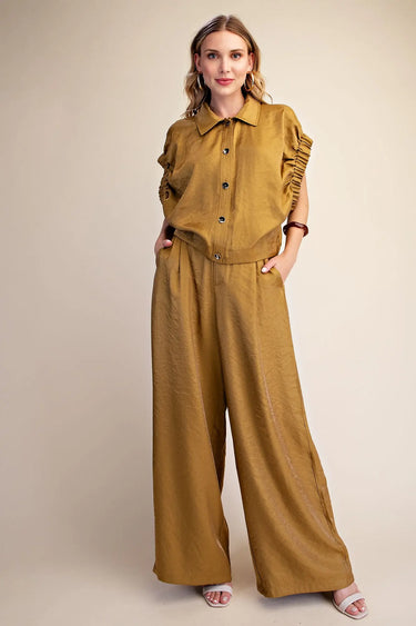 Addison Collared Blouse with Short Elastic Band Sleeve